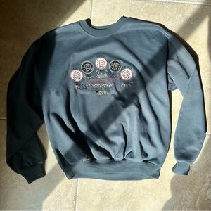 Dark blue-grey vintage 90s crewneck sweatshirt with embroidered Adder design